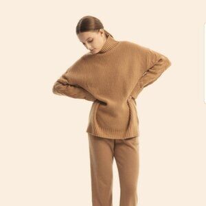 Gentle Herd Cashmere Wool Oversized Sweater - Camel Tan